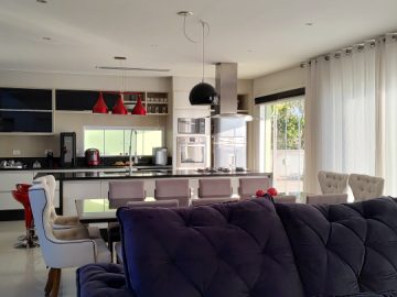 CASA NO CONDOMINIO IBIRAPITANGA